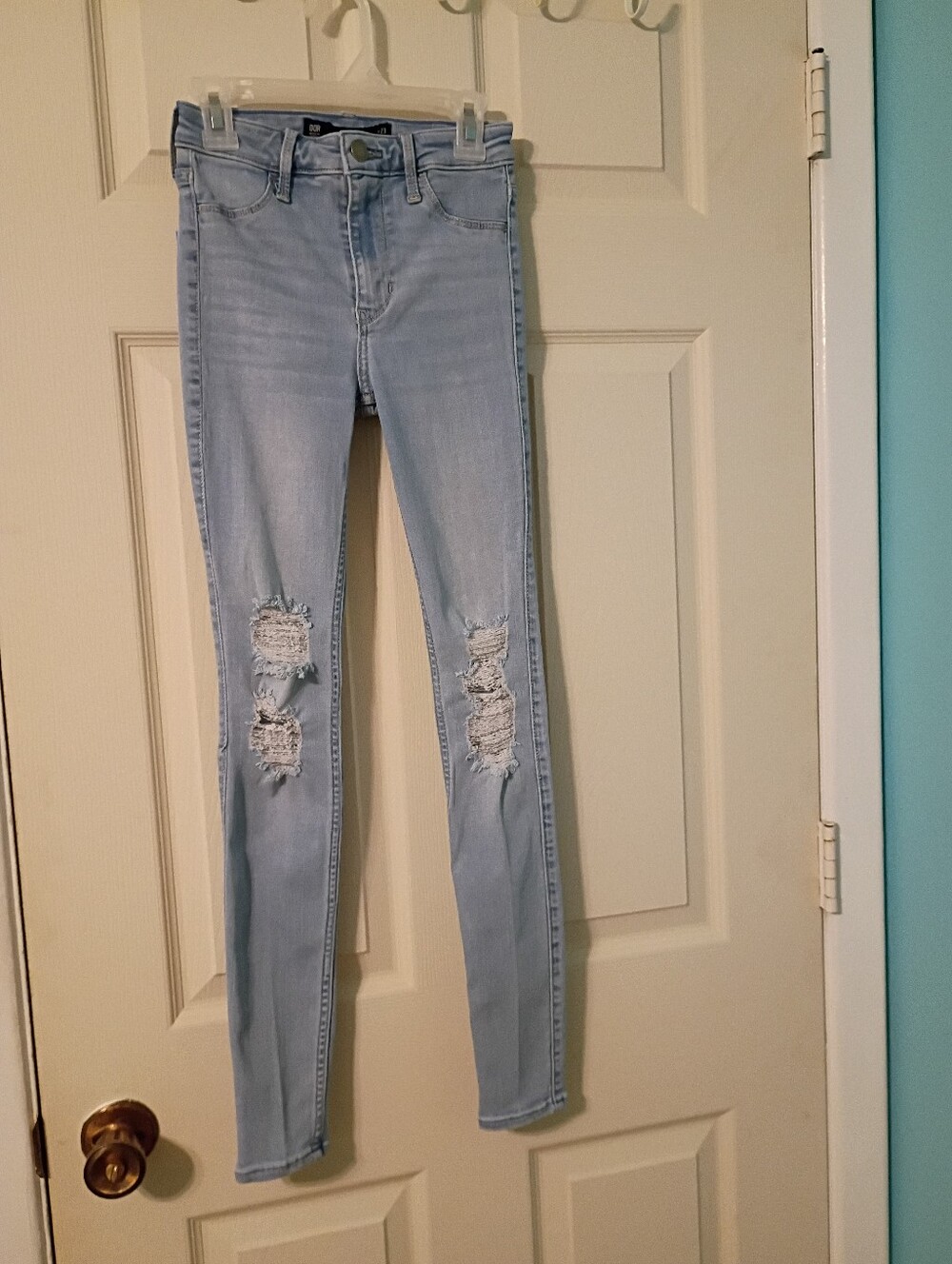 Hollister Co. High-Rise Distressed Jean Legging - Size 00R (23" Waist)